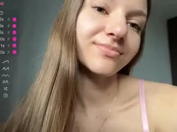 Louveniakortright  live sex cam