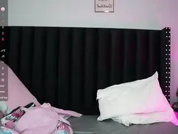 Skinnysamantha  live sex cam