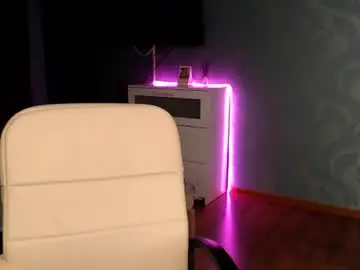 Tess_wetyy  live sex cam