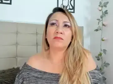 Yayita_mature  live sex cam