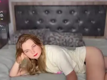 Yourbabyhanna  live sex cam