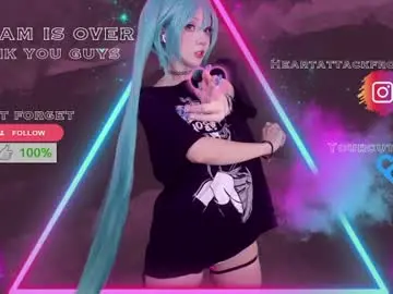Yourcutewaifu  live sex cam