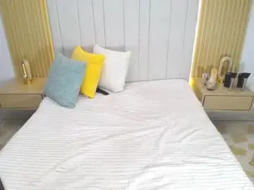 Crazybigass  live sex cam