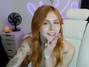 Daisie_red  live sex cam
