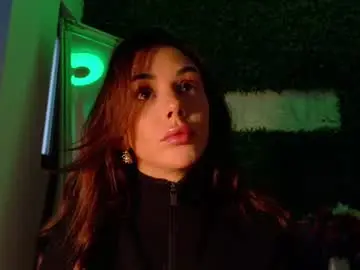 Hotfallingdevil  live sex cam