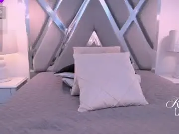 Raven_luxx  live sex cam