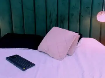 Raven_luxx  live sex cam