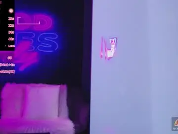 Alessiacroft  live sex cam