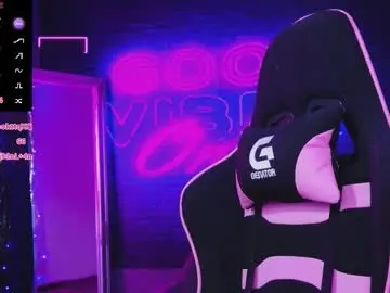 Alessiacroft  live sex cam