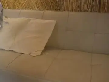 Bunnycute_shy  live sex cam