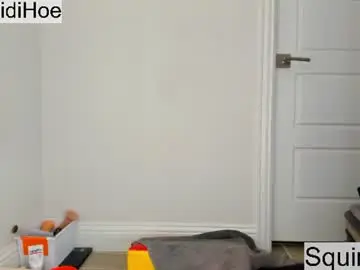 Heidiandfriends  live sex cam