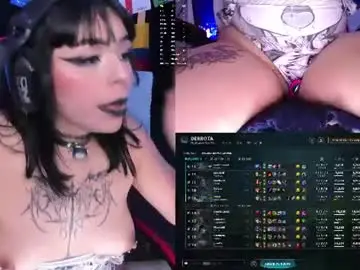 Nyveth  live sex cam