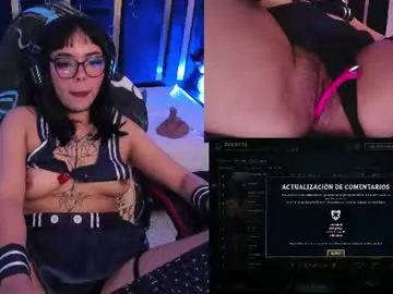 Nyveth  live sex cam
