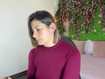 Sarahdeyvis  live sex cam