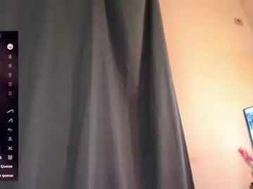 Delicatekisss  live sex cam