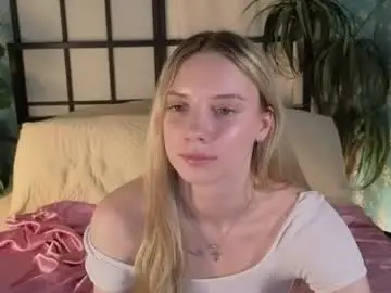 Katt_yy  live sex cam