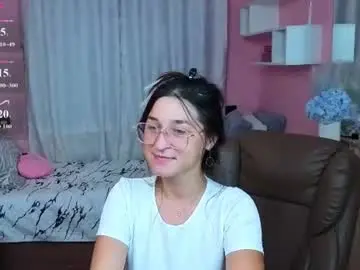 Kitty_moonesty  live sex cam