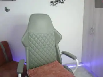 Nala_j08  live sex cam