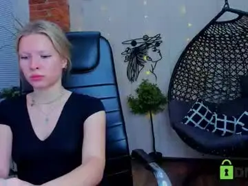 Slavic_momm  live sex cam