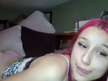 Strawberriicandii  live sex cam