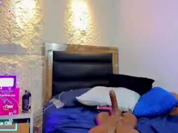 Carolinecastle  live sex cam