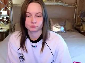 Holybabydoll  live sex cam