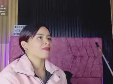 Katiie_m  live sex cam