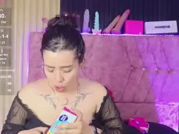 Katiie_m  live sex cam