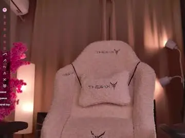 Milli_maus_  live sex cam