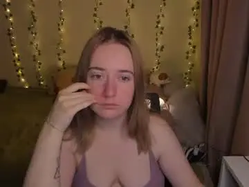 Miora_nox  live sex cam