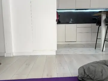 Squirtaura  live sex cam