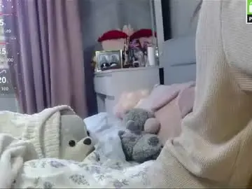 Stesnyashkaz33  live sex cam