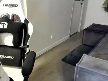 Bonn1e_rose  live sex cam