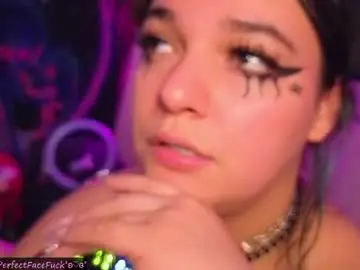 Booboosperfectfacefuck  live sex cam