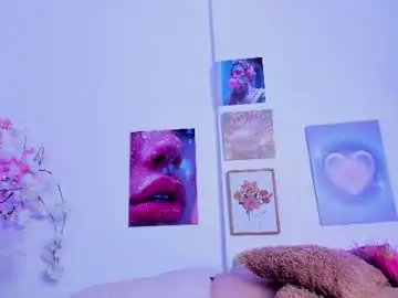 Mikaa17  live sex cam