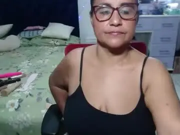 Pervert_mommy_x  live sex cam