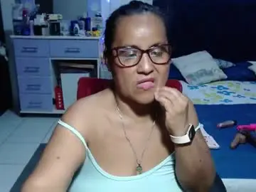 Pervert_mommy_x  live sex cam