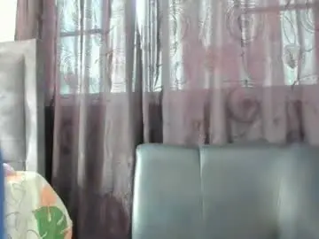 Squirttati33  live sex cam