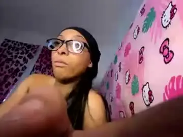 Viviehefnerr  live sex cam