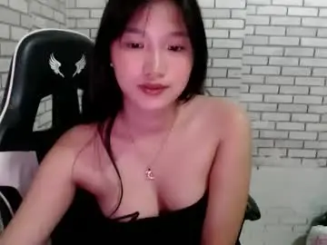 Hoelykalea  live sex cam