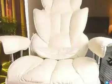 Jullyshmidt  live sex cam