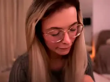 Kyliejoyce  live sex cam