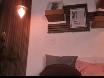 Lucy0420  live sex cam
