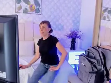 Nicol_89  live sex cam