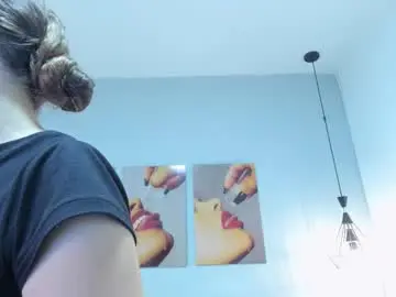 Nicol_89  live sex cam