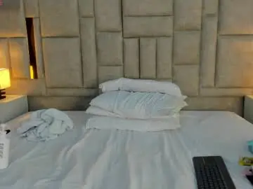 Valtira_nova  live sex cam