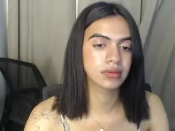 Luvrr_trixie  live sex cam