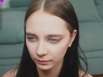 Suzannetoye  live sex cam