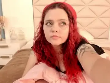 Twwiiggy19  live sex cam