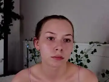 Blushinbloom  live sex cam